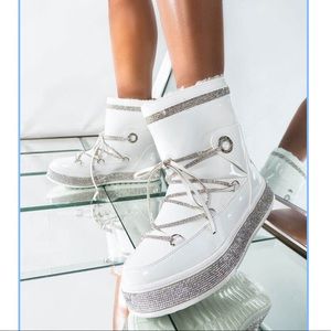 AZALEA WANG TAKE ME AWAY FLAT BOOTIE IN WHITE